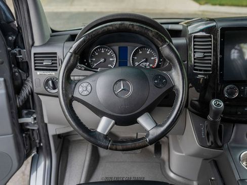 Used 2017 Mercedes-Benz Sprinter 3500 image 47