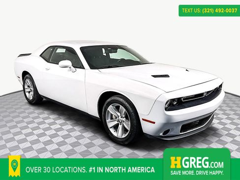 Used 2023 Dodge Challenger SXT image 1