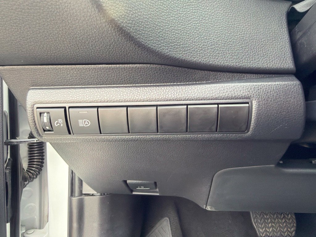Used 2025 Toyota Corolla LE FWD image 29