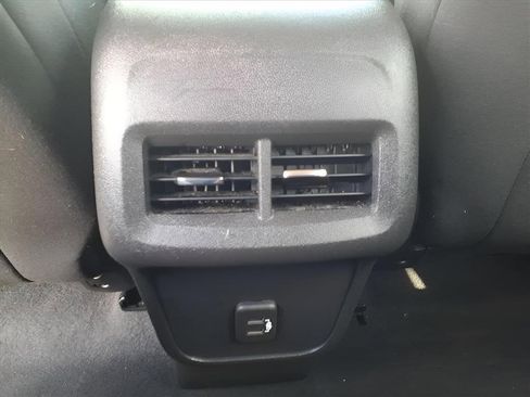 Used 2022 Chevrolet Equinox LT image 20