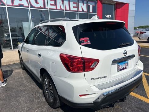 Used 2019 Nissan Pathfinder SL AWD/4WD image 6