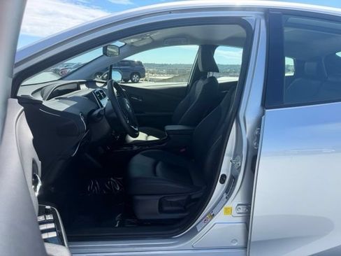 Certified 2022 Toyota Prius AWD image 13