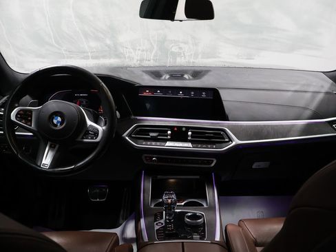 Used 2021 BMW X7 M50i image 17