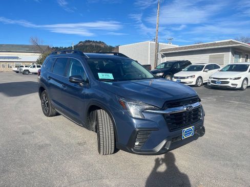 Used 2023 Subaru Ascent Limited image 8