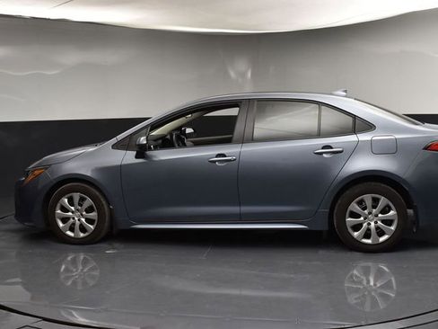 Used 2025 Toyota Corolla LE FWD image 5