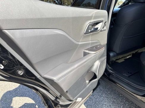 Certified 2023 Toyota Crown Limited image 11