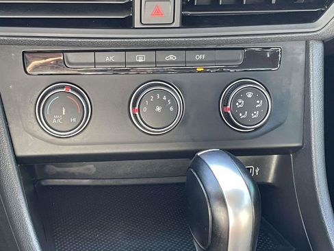 Used 2019 Volkswagen Jetta SE image 24