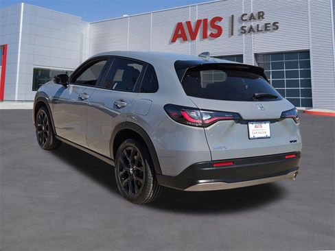 Used 2025 Honda HR-V Sport image 3