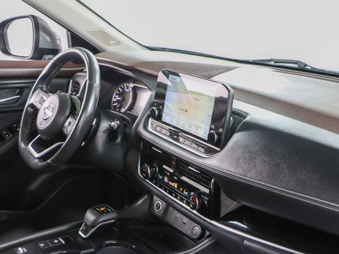 Used 2023 Nissan Rogue SL w/ SL Premium Package image 26