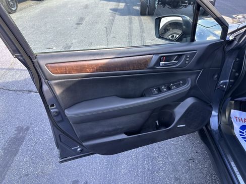 Used 2016 Subaru Outback 2.5i Limited image 9