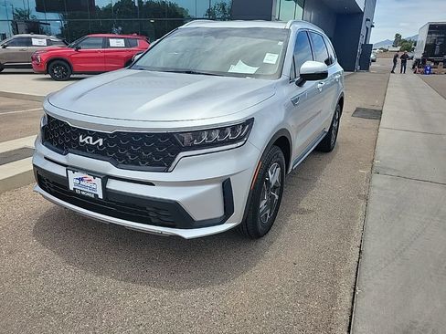 Used 2022 Kia Sorento S FWD image 3