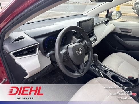 Used 2022 Toyota Corolla LE image 12