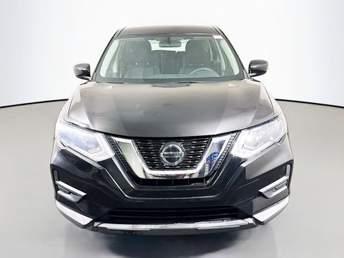 Used 2018 Nissan Rogue S image 2