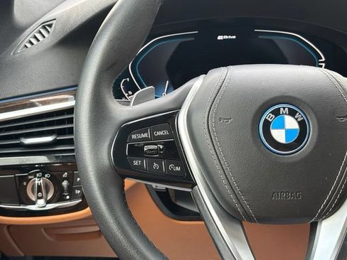 Used 2023 BMW 530e w/ Premium Package RWD image 21