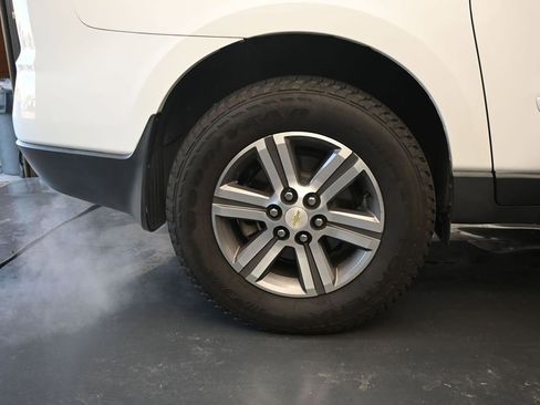 Used 2017 Chevrolet Traverse LT image 9