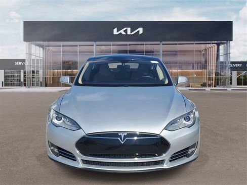 Used 2013 Tesla Model S Base image 2