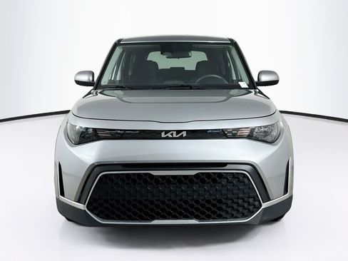 Used 2024 Kia Soul LX w/ Option Group 015 FWD image 2