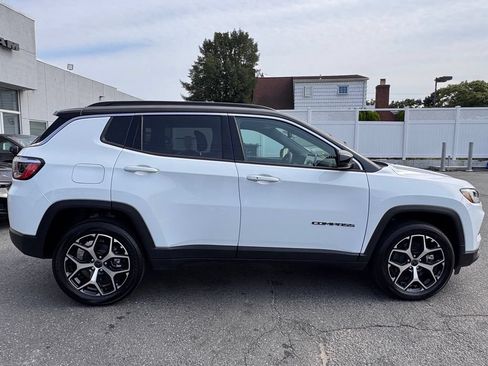 New 2026 Jeep Compass Limited w/ Sun, Sound & Navigation Group AWD/4WD image 8