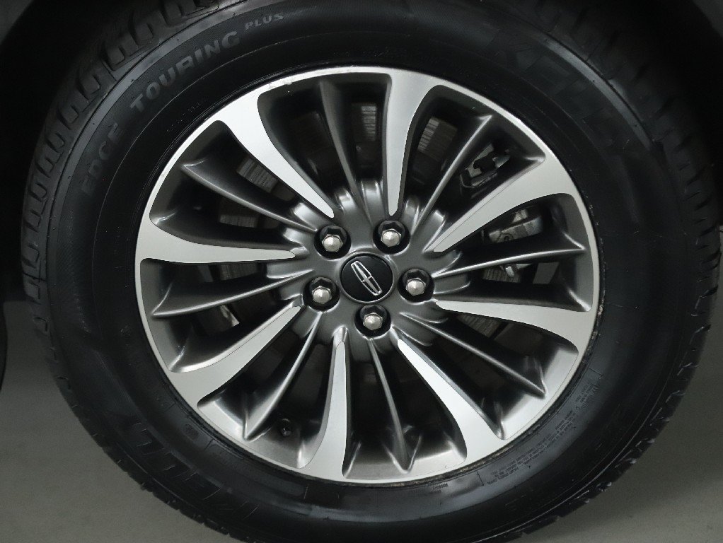 Certified 2023 Lincoln Nautilus AWD w/ Premium Package image 40