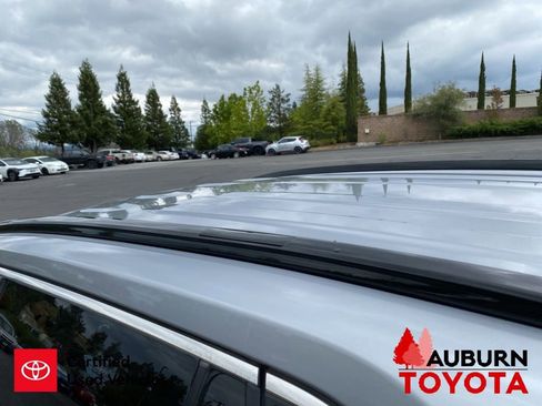 Used 2024 Toyota RAV4 XLE AWD/4WD image 11