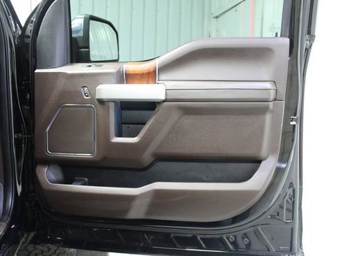 Used 2018 Ford F150 King Ranch w/ Equipment Group 601A Luxury AWD/4WD image 27