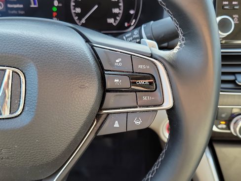 Used 2022 Honda Accord Touring image 19