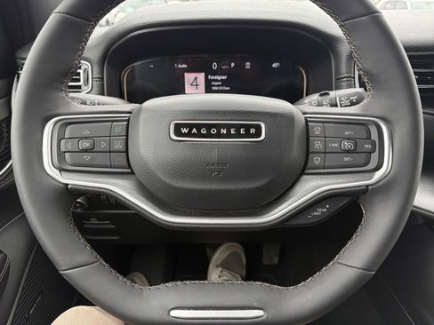 Used 2025 Jeep Wagoneer L Series III image 25