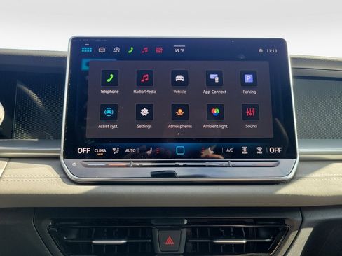 New 2026 Volkswagen Tiguan SE R-Line image 17