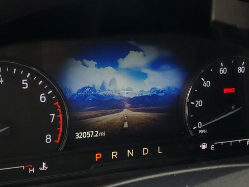 Used 2023 Ford Explorer XLT RWD image 9