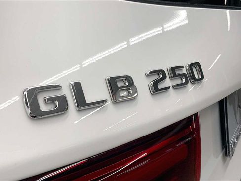 Used 2026 Mercedes-Benz GLB 250 image 15