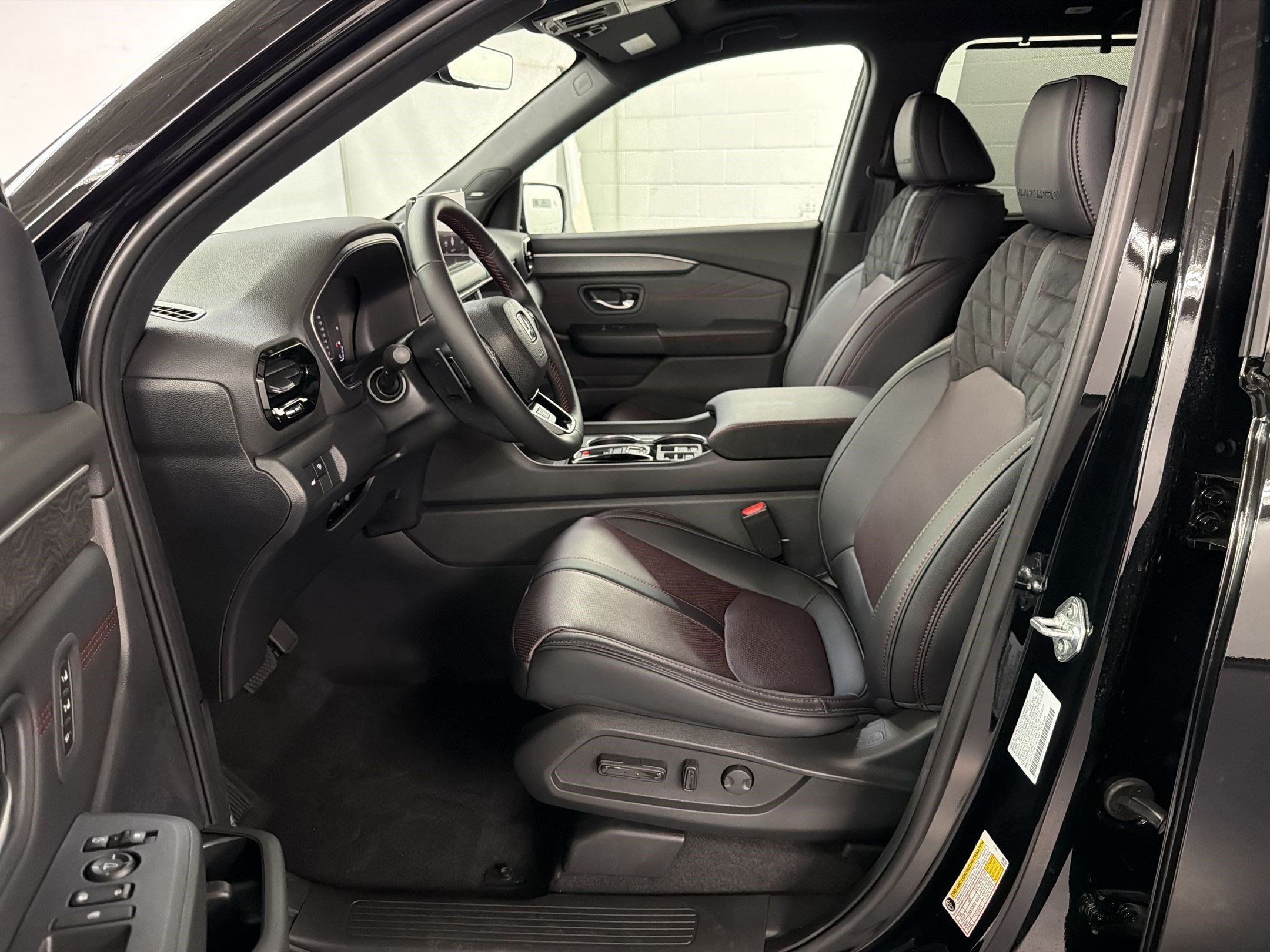 New 2026 Honda Pilot Black Edition image 5