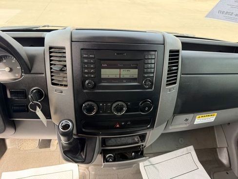 Used 2016 Freightliner Sprinter 3500 RWD image 20