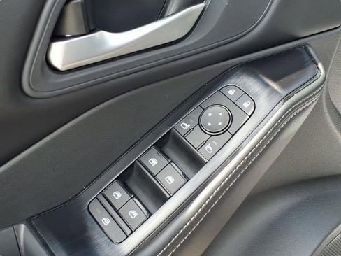 Used 2026 Nissan Rogue SV image 17