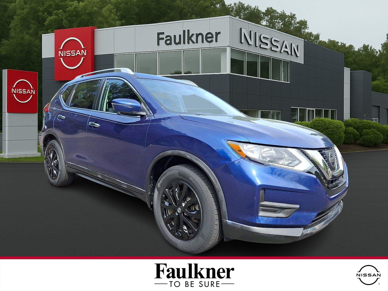 Used 2017 Nissan Rogue SV w/ SV Premium Package AWD/4WD image 1