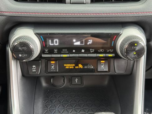 Used 2021 Toyota RAV4 SE w/ Weather & Moonroof Package AWD/4WD image 26