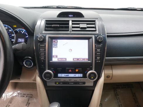Used 2014 Toyota Camry XLE w/ Leather Package FWD image 20