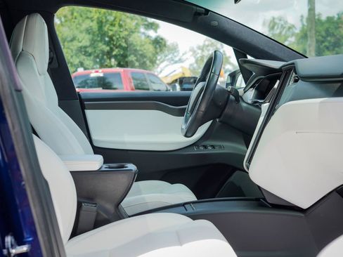 Used 2018 Tesla Model X 75D AWD/4WD image 8