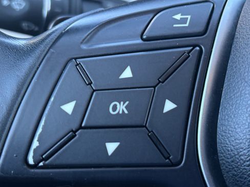 Used 2013 Mercedes-Benz GLK 350 2WD image 33