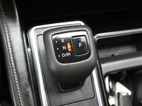 Used 2023 Nissan Pathfinder SL w/ Black Appearance Package image 28