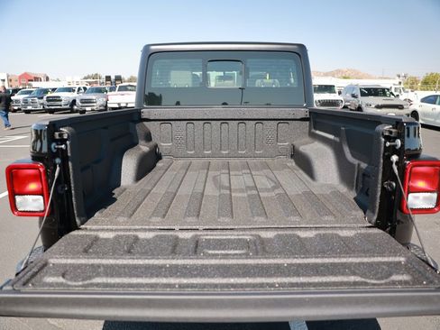New 2026 Jeep Gladiator Sport AWD/4WD image 33