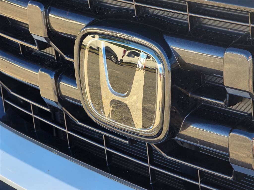 Used 2025 Honda Ridgeline Sport image 16