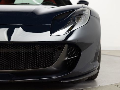 Used 2020 Ferrari 812 Superfast RWD image 19
