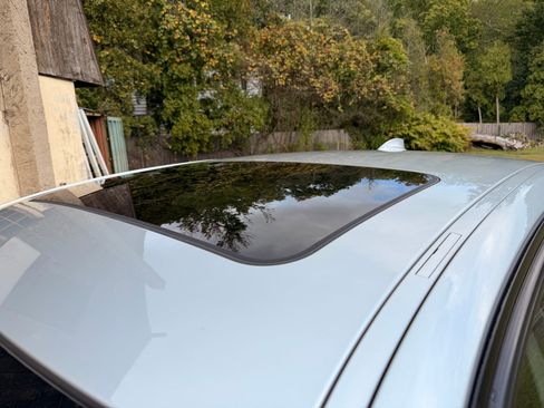 Used 2018 BMW 320i xDrive Sedan image 16