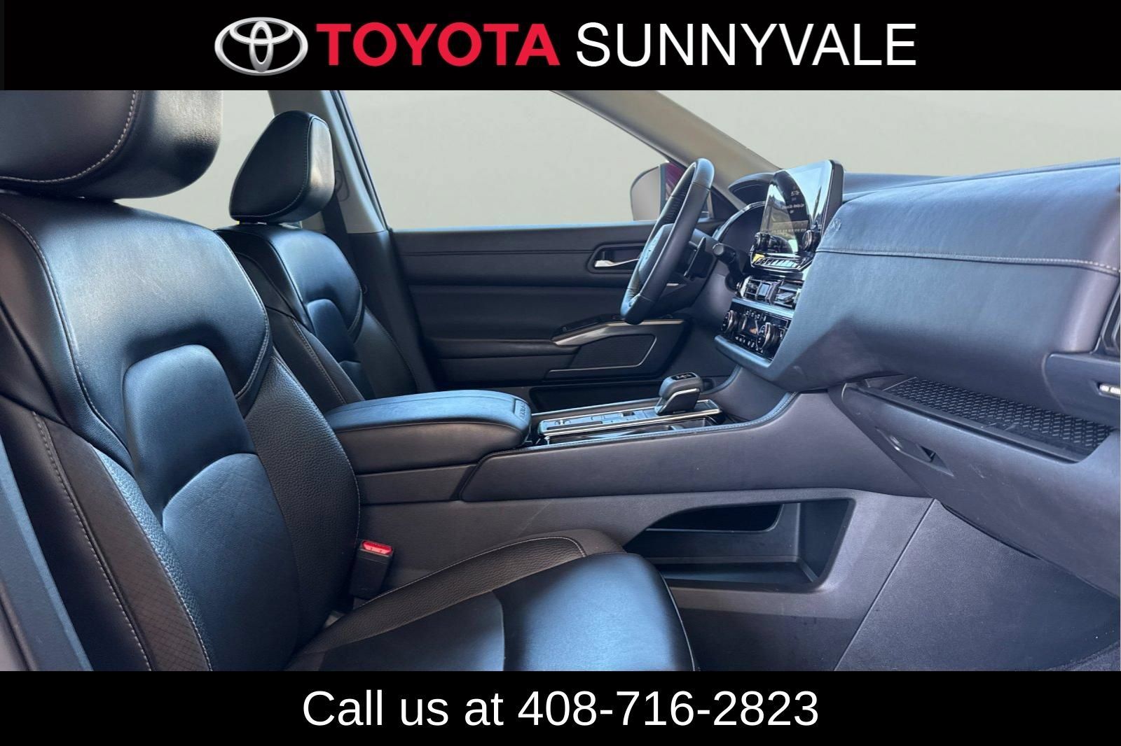 Used 2024 Nissan Pathfinder SL FWD image 21