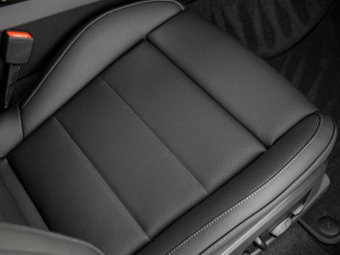 New 2026 Porsche Macan Electric RWD image 45