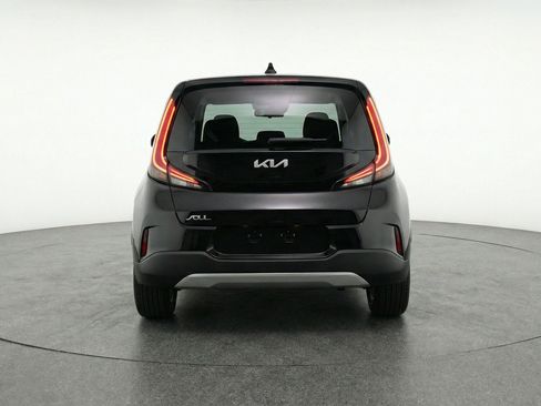 Used 2025 Kia Soul LX w/ LX Technology Package FWD image 7