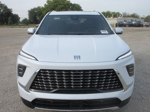 New 2026 Buick Enclave Avenir w/ Super Cruise Package image 11