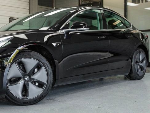 Used 2019 Tesla Model 3 Standard Range Plus image 12