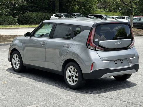 Certified 2024 Kia Soul LX w/ Option Group 015 FWD image 3