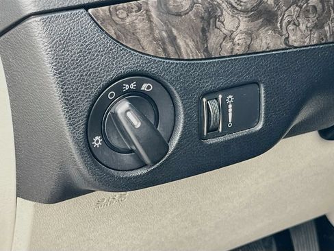 Used 2011 Dodge Grand Caravan Express FWD image 10